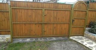 Купить распашные ворота деревянные Тара, цена от 2721 руб.
